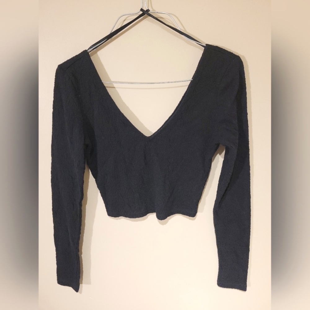 Forever 21 long sleeve crop top in black